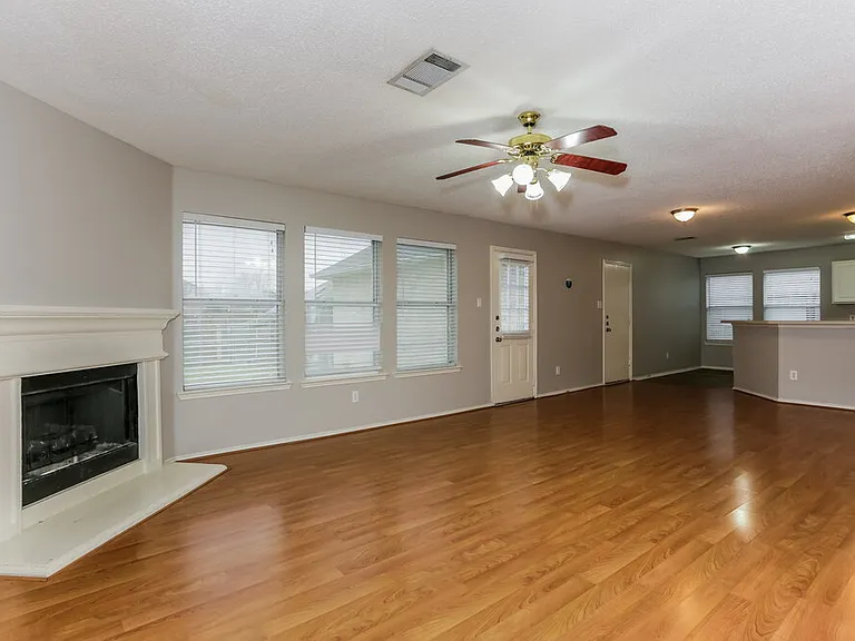 735 Cedarwood Dr — Photo 5