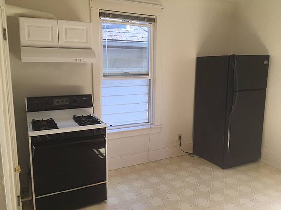5th image of 533 Federal Ave E #B