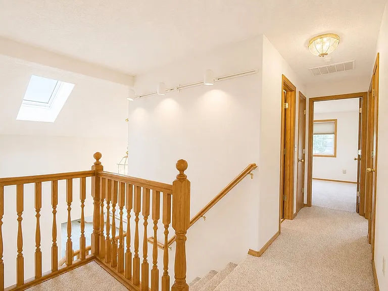 226 Sparks Dr — Photo 12