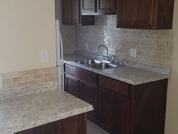 5th image of 705 E 6th St APT 21