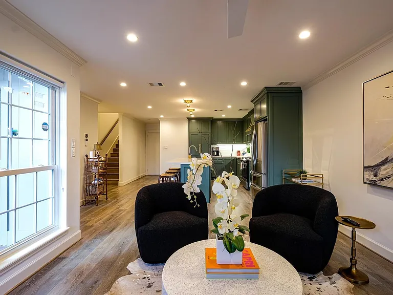 3139 Bissonnet St — Photo 4