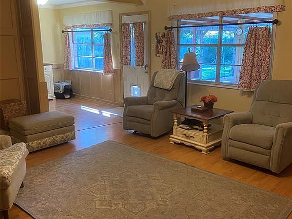 4th image of 1185 Chatwood Dr
