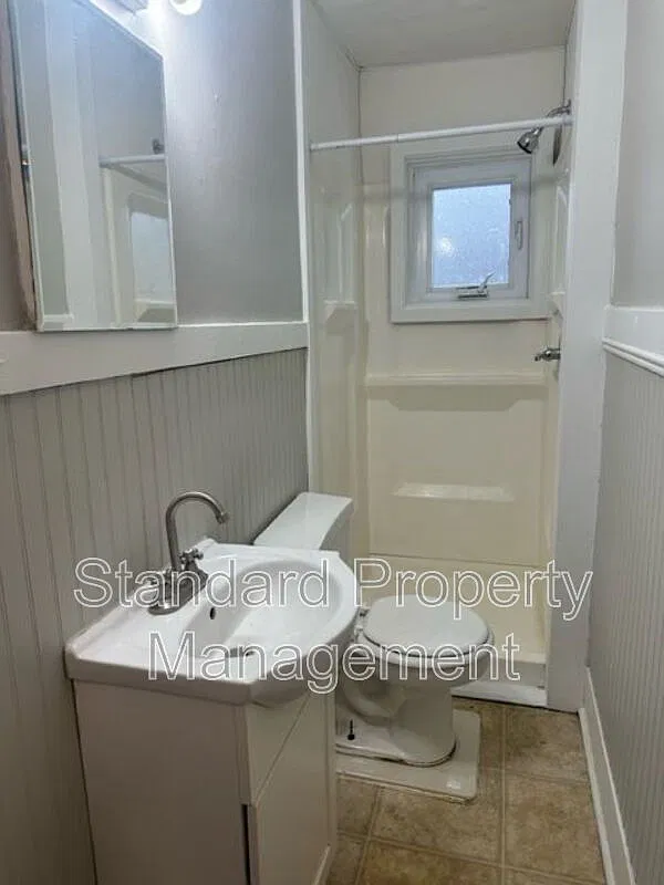 1 bed, 1.0 bath, $975 — Photo 2