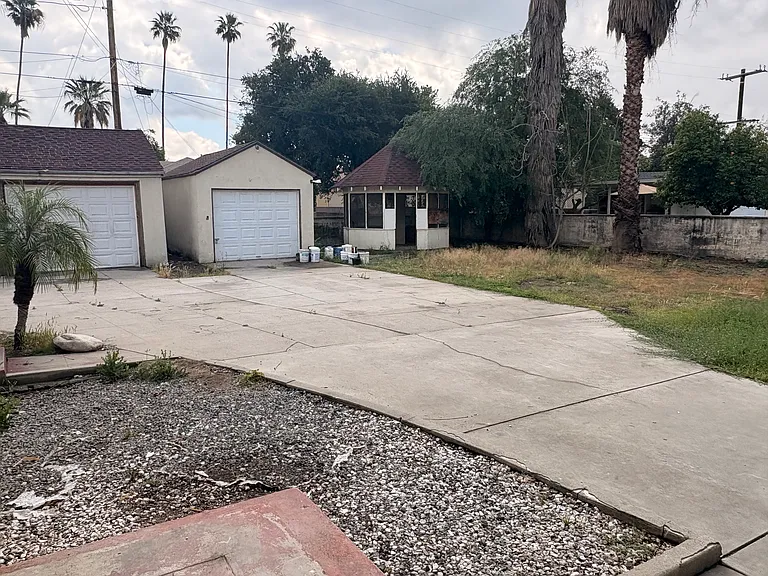 3239 N Mountain View Ave — Photo 17