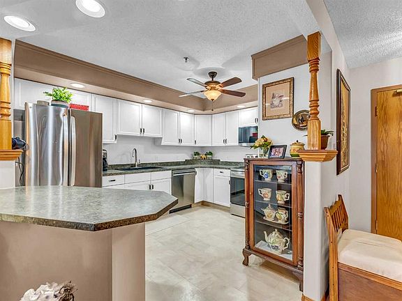 5th image of 3021 E 13th Ave SE #322