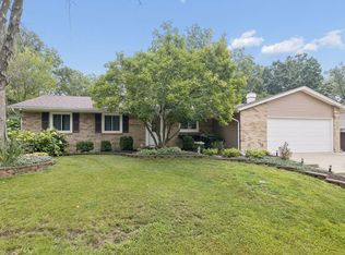 702 N Pinecrest Rd, Bolingbrook, IL 60440