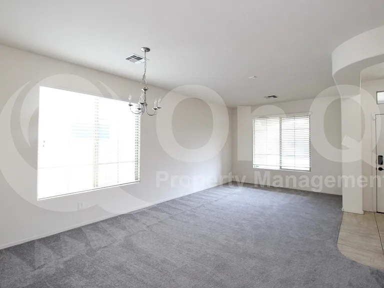 2980 E Ridgewood Ln — Photo 9