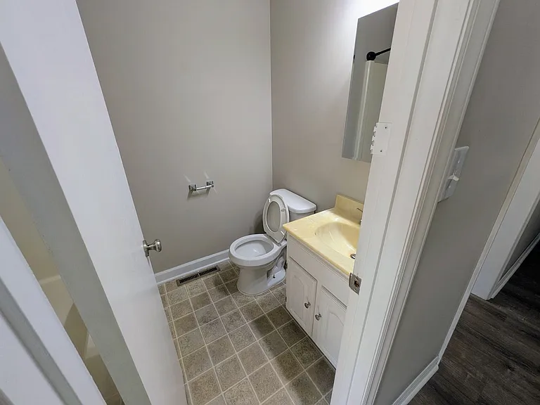 1755 Camden Rd — Photo 6