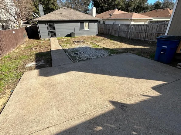 2315 Summit Ln, Dallas, TX 75227