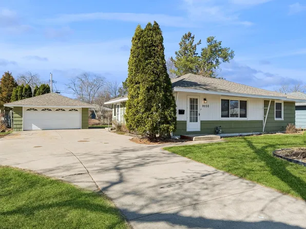 9230 16th Ave S, Bloomington, MN 55425