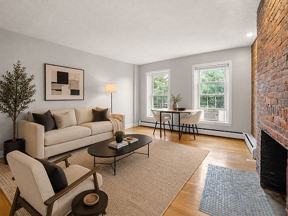 3rd image of 27 Saint Stephen St APT 6