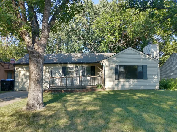2416 SW Duncan Dr, Topeka, KS 66614