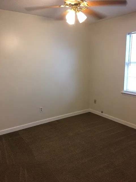 3 Bedroom/2 Bath home in Remerton in quiet Cul-de-sac — Photo 3