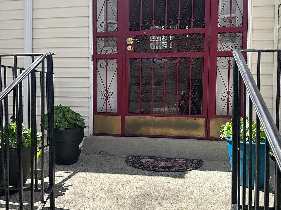 1st image of 16116 McConnell Dr