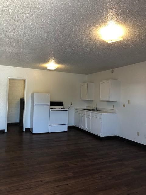1st image of 510 E 1st St