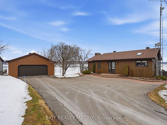 3rd image of 2176 Bay Rd