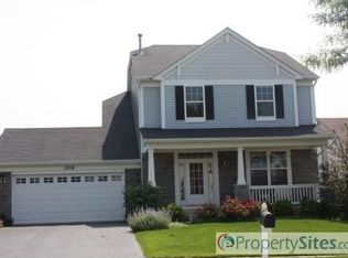 306 Valley View Dr, St Charles, IL 60175