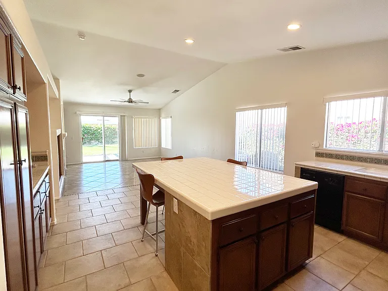 81367 Avenida Camelia — Photo 9