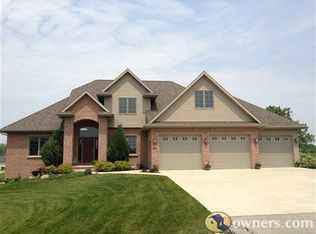 2481 Copper Ln, Green Bay, WI 54311