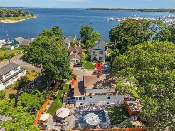 1 Staples Ave, Warwick, RI 02886