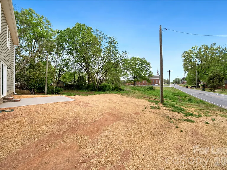 1007 Sioux St — Photo 31