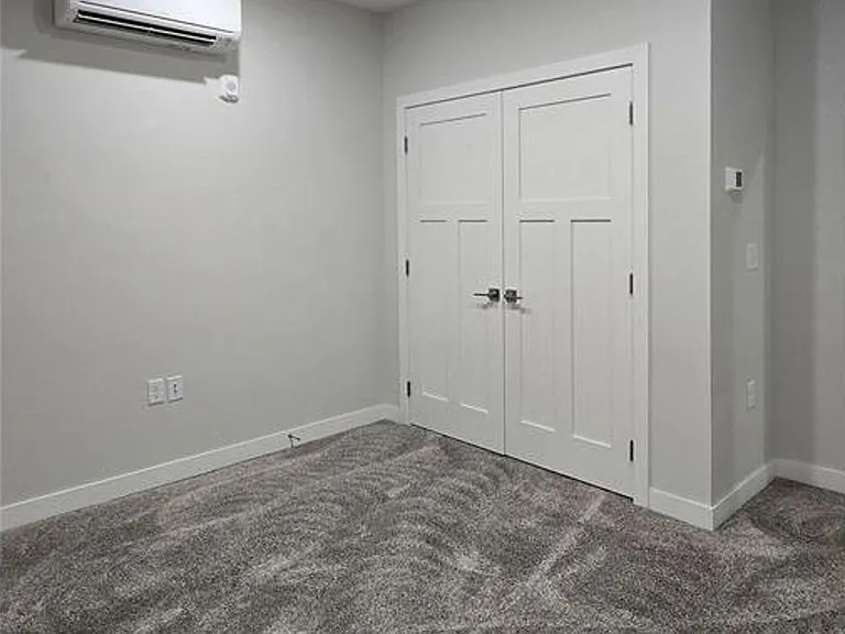 715 Lake Shore Dr NE #106 — Photo 7