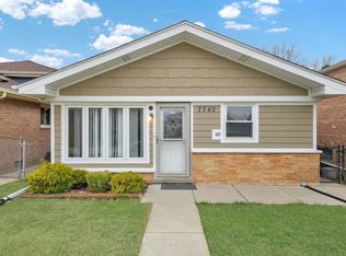 7742 Moody Ave, Burbank, IL 60459