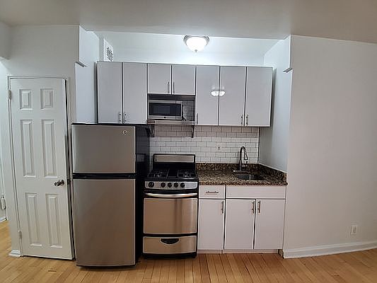 2nd image of 319 E 108th St #E2