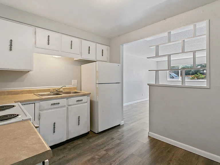 330 Vehr Dr #2 — Photo 5