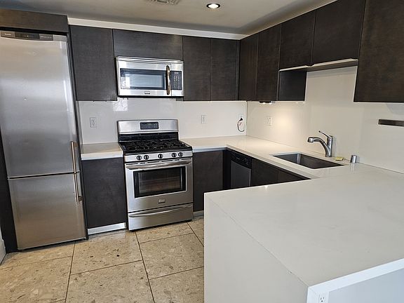 2nd image of 1730 Sawtelle Blvd #Penthouse 3