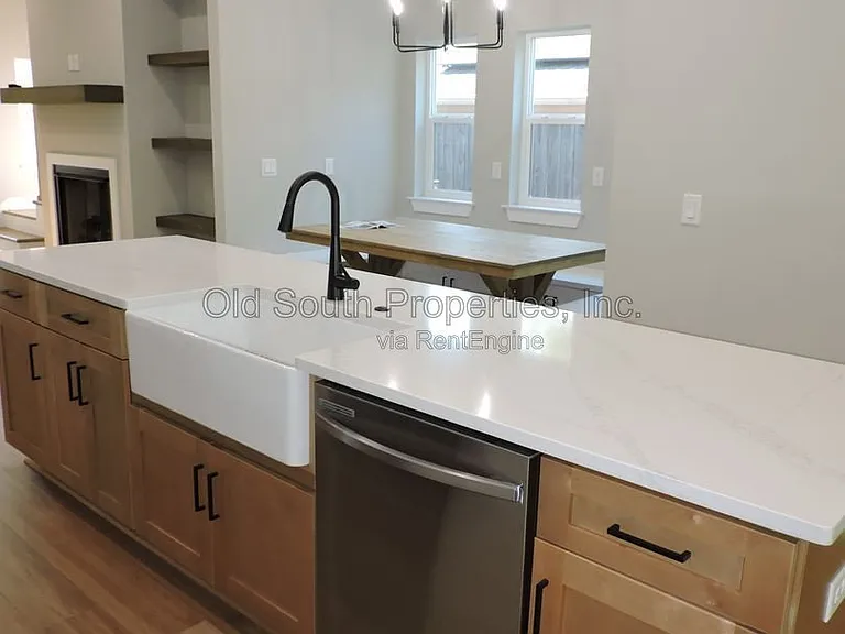 706 N F St #B — Photo 13