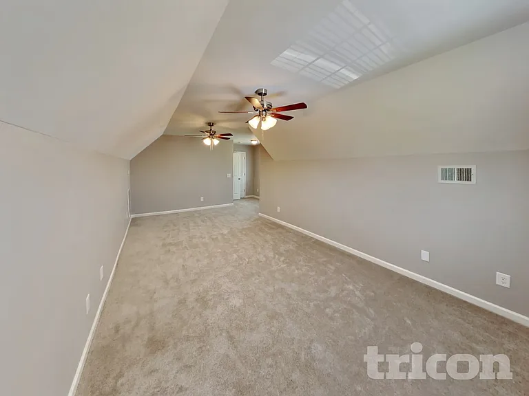 1582 Weatherend Dr — Photo 16