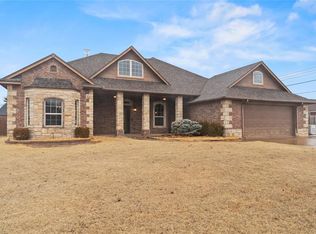 102 Woodland Dr, Watonga, OK 73772