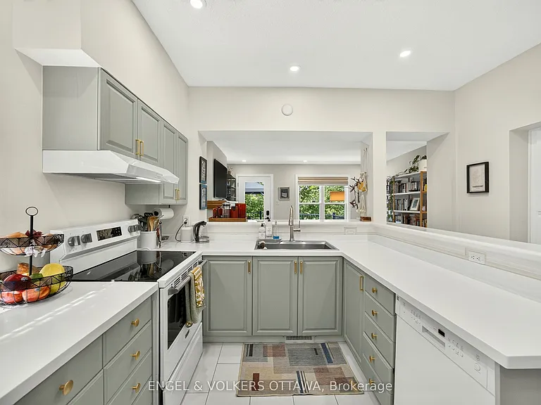 68 Lorne Ave — Photo 15