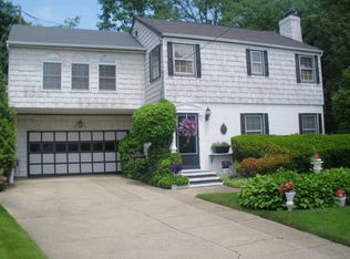 474 Whitehall St, Lynbrook, NY 11563