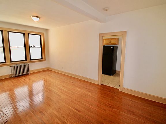 2nd image of 148 37th St #3