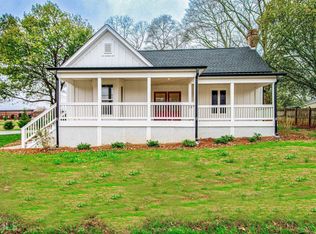 82 College St, Moreland, GA 30259