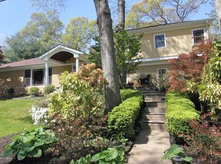 44 Pinewood Dr, Neptune, NJ 07753