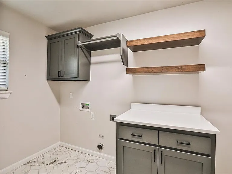 9301 SW 44th Ter — Photo 25
