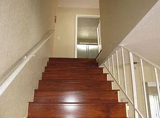 2 bed, 1.5 bath, 1002 sqft, $2,650 — Photo 2