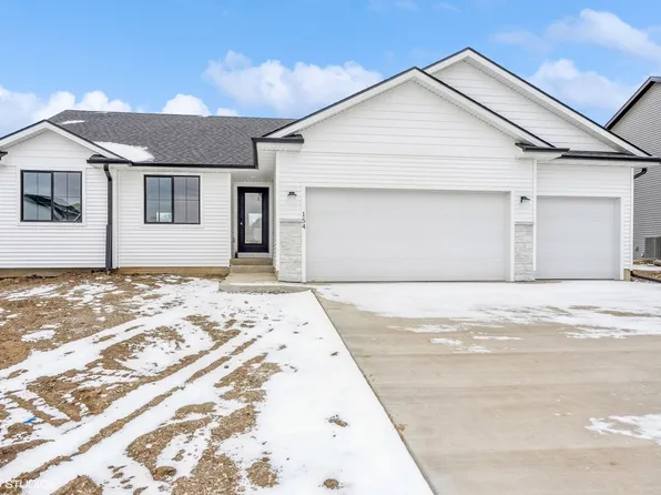 154 NE Wildflower Dr, Pleasant Hill, IA 50327