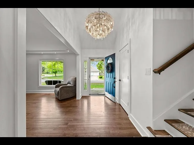 8010 W 98th Ter — Photo 5