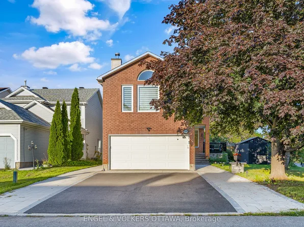 6529 Tooney Dr, Ottawa, ON K1C 7G9