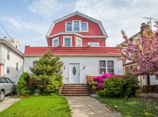 14821 Laburnum Ave, Flushing, NY 11355