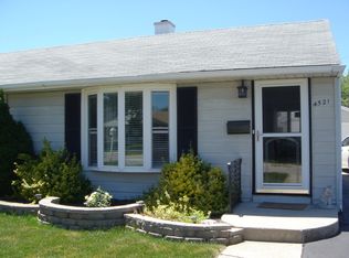 4521 W 88th St, Hometown, IL