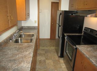 661 W 7th St, Winona, MN 55987