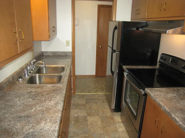 661 W 7th St, Winona, MN 55987