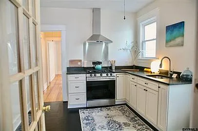 Building Photo - 677 Myrtle Ave #2