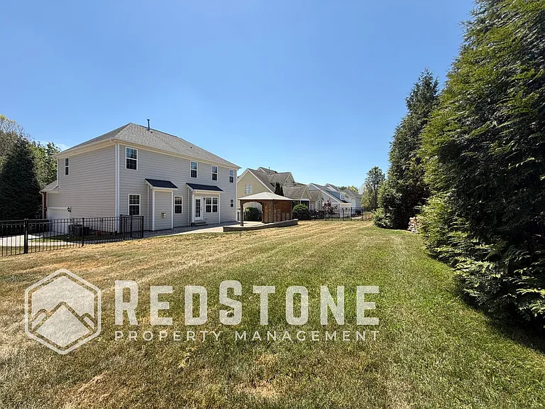 1823 Buxton Way — Photo 3