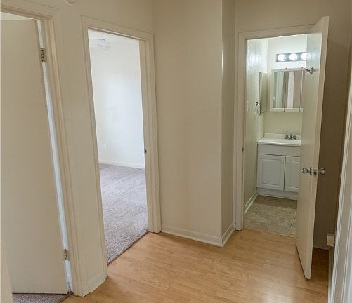 2nd image of 2511 Hickory Dr